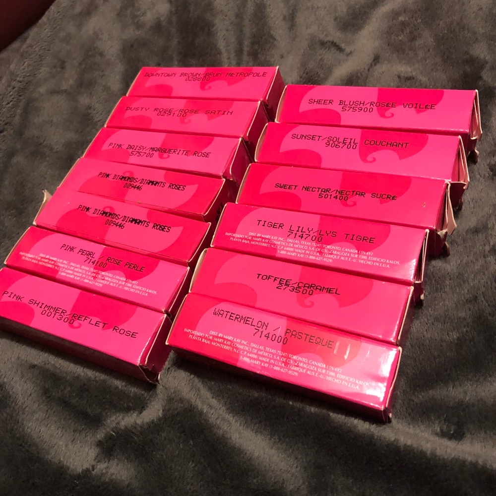 Mary Kay Lipstick and Lip Glosses 💄